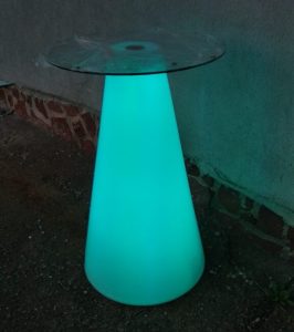 Коктейлна маса Lea с променящи се LED цветове - тюркоаз
